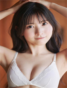 《秘书办公室摸她奶呻吟视频》